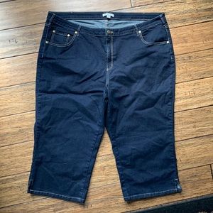 BRAND NEW capris size 24W